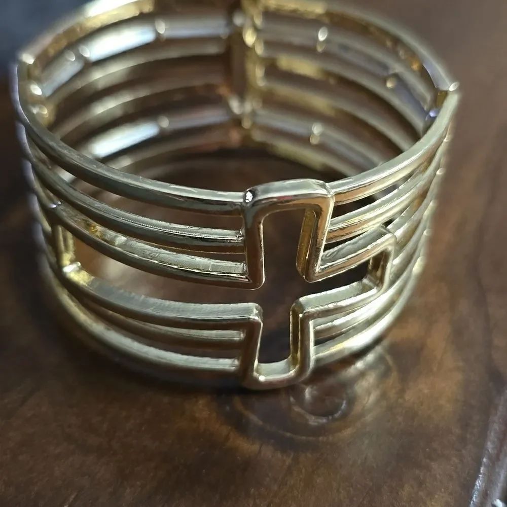 Cross stretch bracelet - Picture 9 of 12